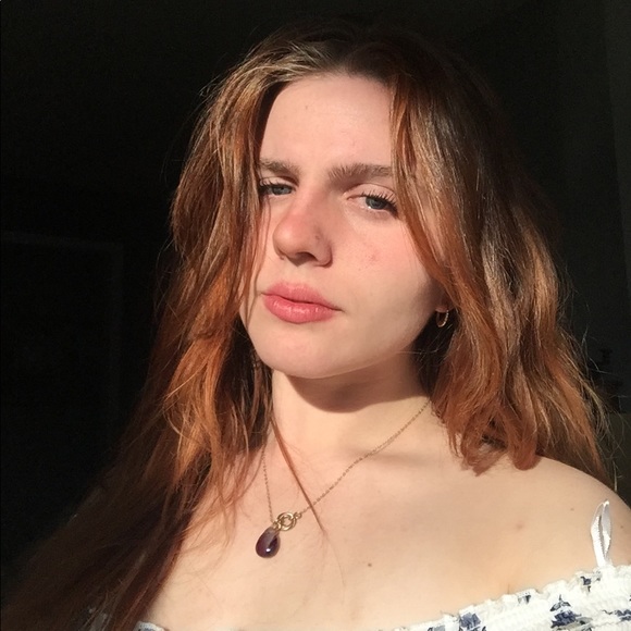 Meet your Posher, Emilie - Picture 1 of 1